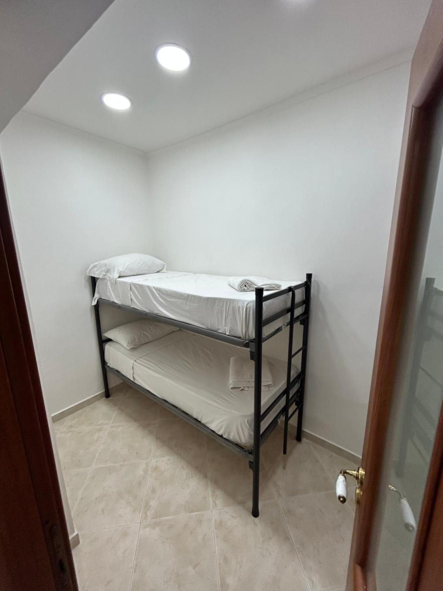 Апартаменты Dora House Valentino Неаполь Экстерьер фото