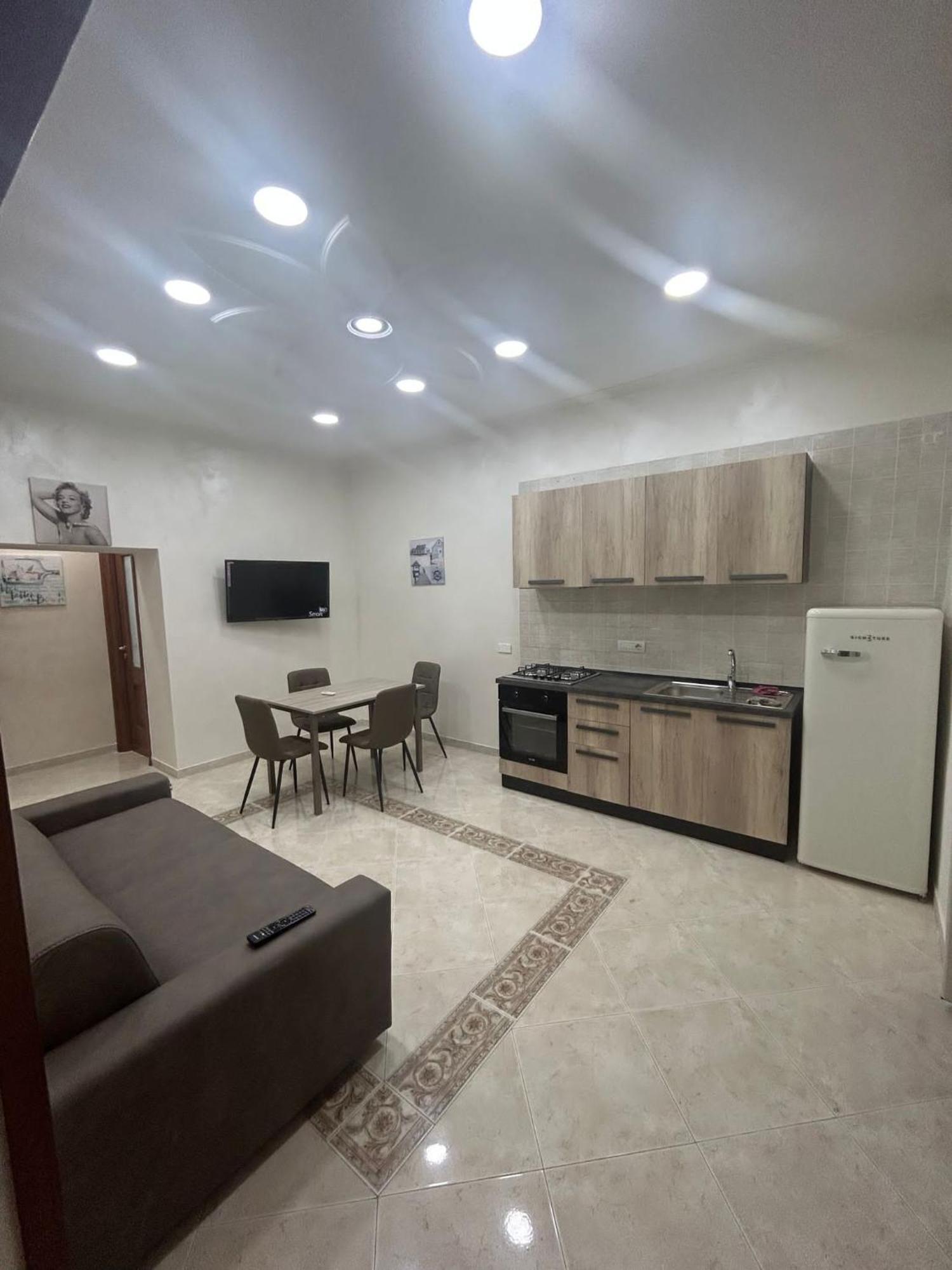 Апартаменты Dora House Valentino Неаполь Экстерьер фото